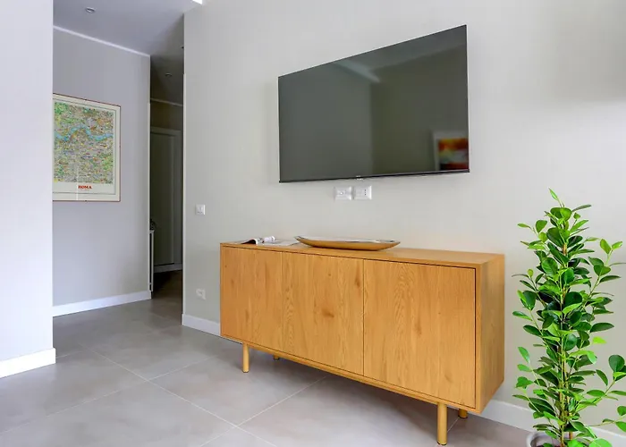 Apartment San Giovanni Appia Park - Modern With Balcony - Metro A - 10 Min Center Rom