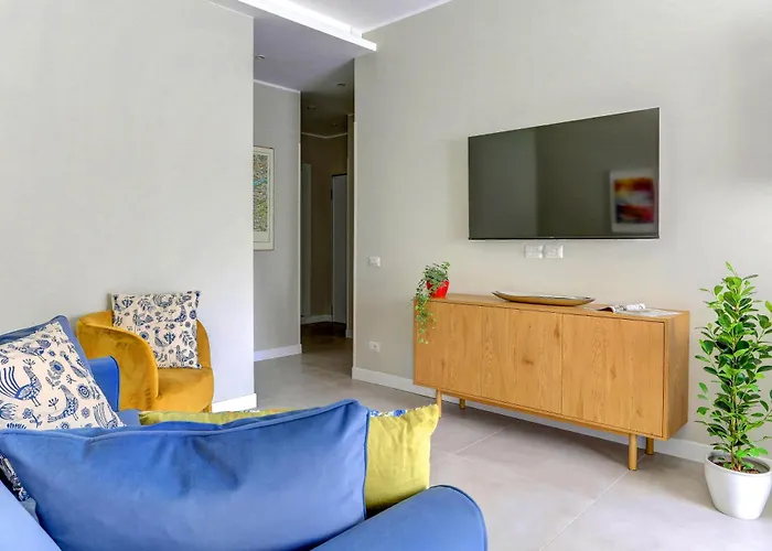 Apartment San Giovanni Appia Park - Modern With Balcony - Metro A - 10 Min Center