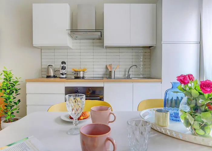 דירה San Giovanni Appia Park - Modern With Balcony - Metro A - 10 Min Center *